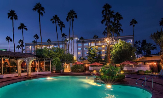 Mexicali Hotel | Relax at Hotel Lucerna Mexicali: 4-Star Stay with Pool & Spa