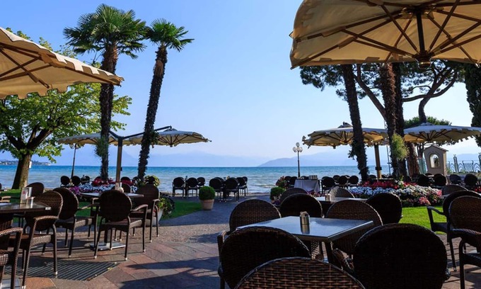 Lugana Hotel | Discover Hotel Lugana Parco Al Lago with Ocean View Pool