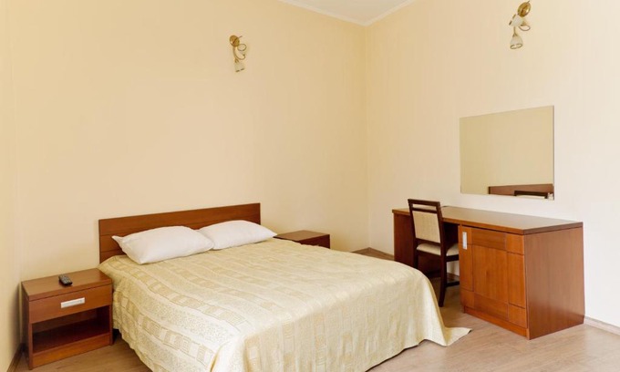 Volgograd Hotel | Inviting Hotel Lukomorye: Family-Friendly with Hot Tub