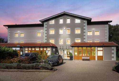 Stocken Hotel | Elegant Hotel Münkel: Family-Friendly with Kitchen Amenities