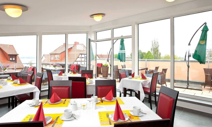Muritz House | Relax in Hotel Müritzperle with Oceanfront Views