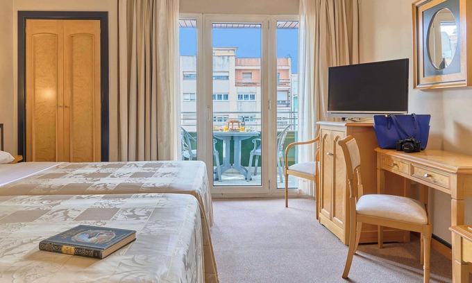 San Ildefonso Hotel | Discover Hotel Macià Cóndor: 4-Star Comfort Awaits