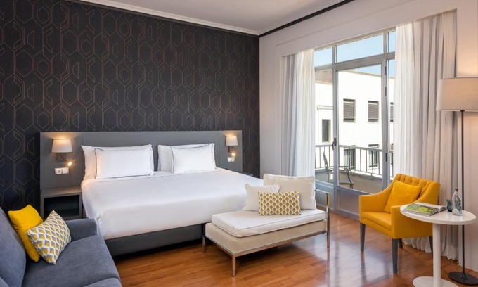 Centro Hotel | Relax at Hotel Madrid Plaza de España with Spa Amenities