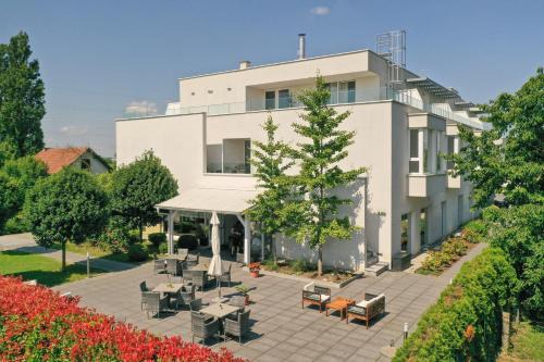 Novi Zagreb Hotel | Top-Rated Hotel Magdalena with Restaurant & Breakfast Options
