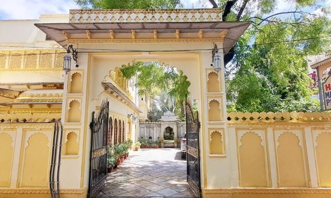 Udaipur City Centre Hotel | Prime Getaway at Hotel Mahendra Prakash - Top-Rated Stay
