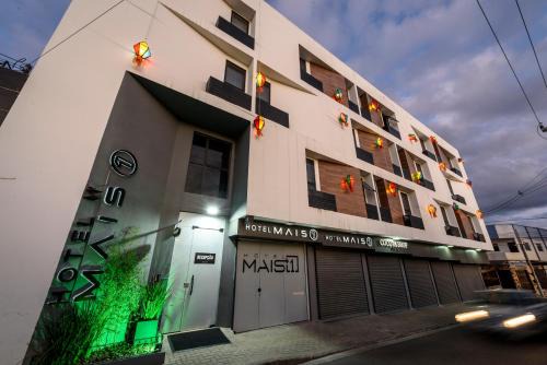 Centro Hotel | Discover Hotel Mais1: Guest Rated 9/10 & Family Friendly