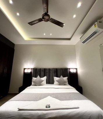 Kanpur Hotel | Discover Hotel Majestic Grand: Family-Friendly Retreat