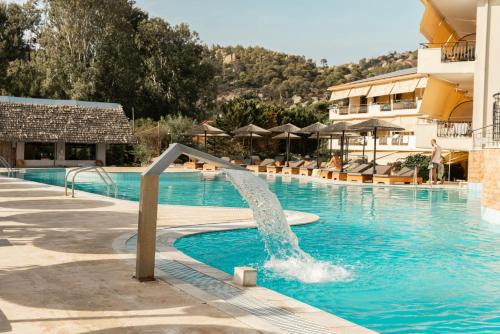 Elia Hotel | Relax at Hotel Makednos with Private Beach & Pool Access