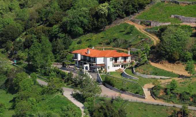Agrafa Hotel | Discover Hotel Makkas: Pet Friendly & Top Rated 9/10