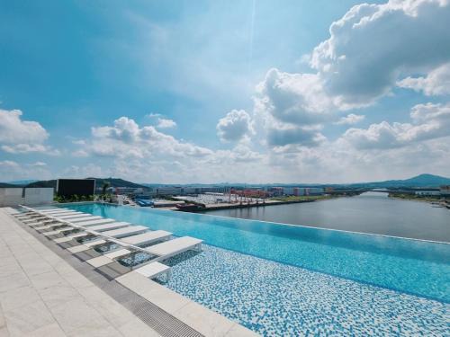 Gimpo Hotel | Family-Friendly Hotel Marinabay Seoul with Pool Access