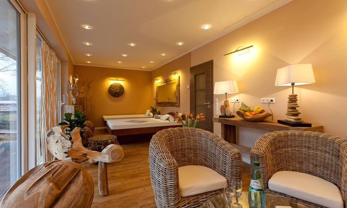 Zingst Hotel | Discover Hotel Marks Garni: Family-Friendly with Spa Access