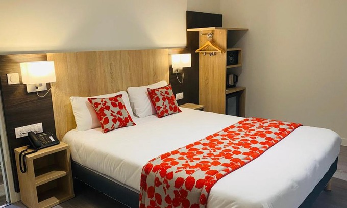Grenay Hotel | Inviting Hotel Martinez Grenay: Family-Friendly & Accessible