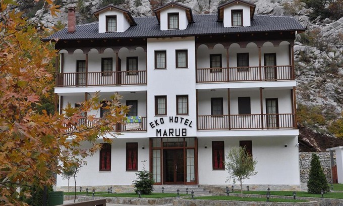 Sakës Hotel | Pet-Friendly Hotel Marub: Rated 9/10 by Guests