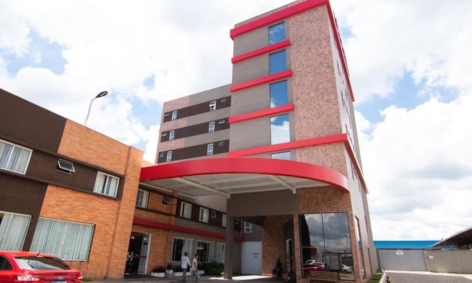 Colombo Hotel | Discover Hotel Maua: Family-Friendly with Great Amenities