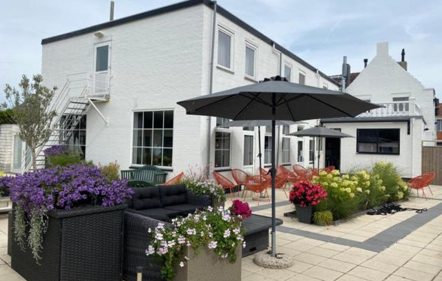 Nieuwvliet Hotel | Ocean View Retreat at Hotel Maurice - Rated 9/10 by Guests