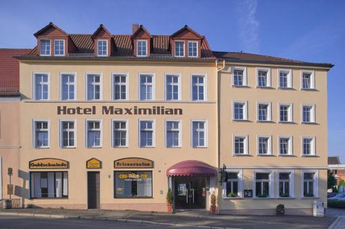 Zeitz Hotel | Pet Friendly Hotel Maximilian with Pool and Restaurant