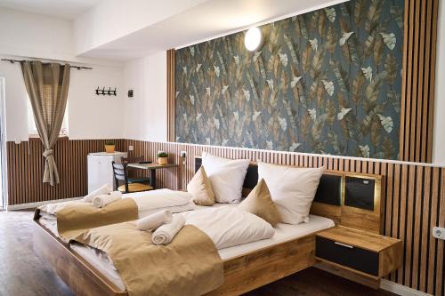 Pinneberg Hotel | Pet-Friendly Hotel Maximo: Family-Focused Getaway Awaits