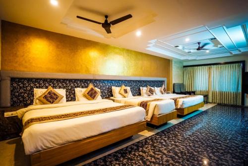 Tiruchirappalli Hotel | Discover Hotel Mayas: Family-Friendly & Wheelchair Accessible