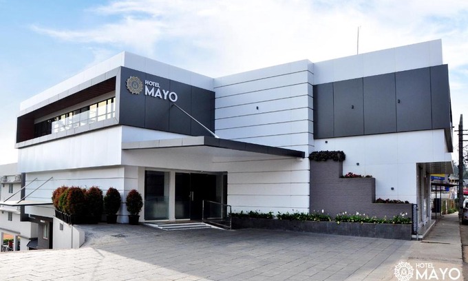 Sulthan Bathery Hotel | Accessible Comfort at Hotel Mayo with Family-Friendly Amenities