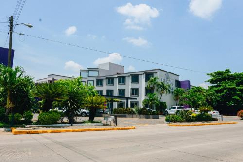 San Juan Bautista Tuxtepec Hotel | Pet-Friendly Hotel Mesón de la Chinantla with Ocean Views
