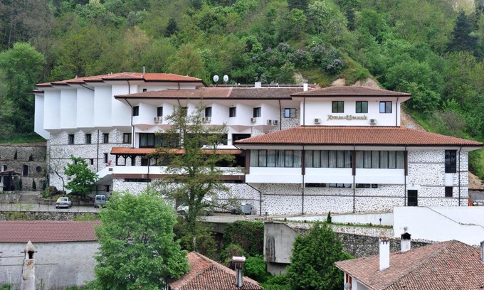 Melnik Hotel | Pet-Friendly Hotel Melnik with Hot Tub & Breakfast Included