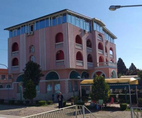 Shkoder County Hotel | Discover Oceanfront Bliss at Hotel Meteor with Pool Access