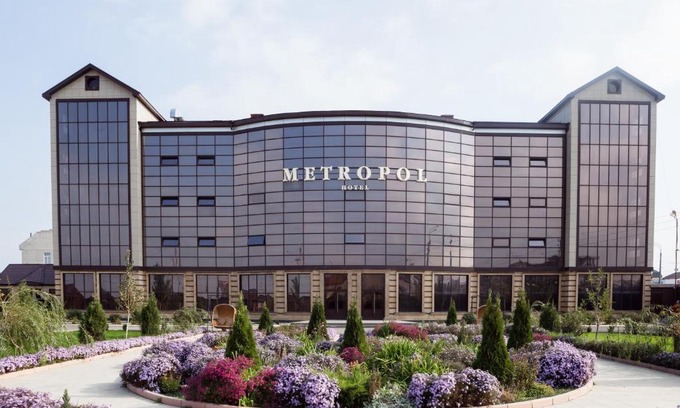 Makhachkala Hotel | Budget-Friendly Hotel Metropol with Breakfast & Kitchen Access