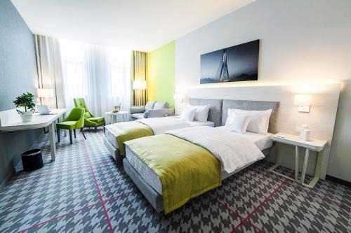 Rzeszow Hotel | Discover Hotel Metropolitan: Pet-Friendly & Top-Rated Stay