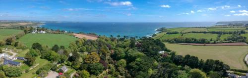 Mawnan Smith Hotel | Experience Hotel Meudon: Oceanfront Haven with Top Amenities