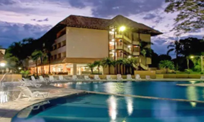 Sao Jose do Rio Preto Hotel | Inviting Hotel Michelangelo: Family-Friendly with Pool & Dining