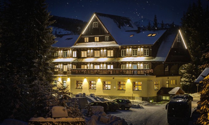 Demanovska Dolina Hotel | Discover Hotel Mikulášska chata: Top-Rated Family Retreat