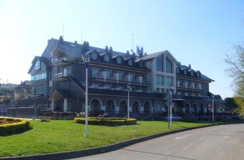 Mogro Hotel | Relax at Hotel Spa Milagros Golf with Oceanfront Amenities