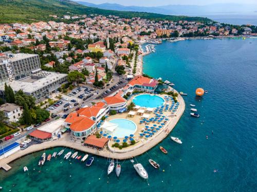 Selce Hotel | Elegant Hotel Millenium Deluxe with Oceanfront Views