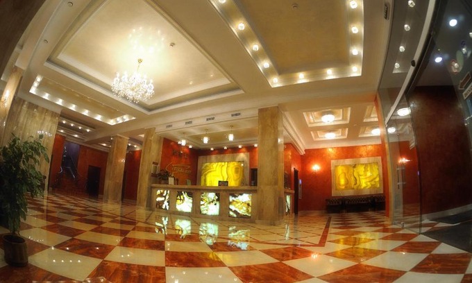 Rivne Hotel | Inviting Hotel Mir: Family-Friendly Dining & Breakfast Awaits