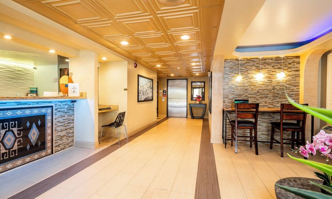 El Cerrito Hotel | Discover Hotel Mira Vista: Family-Friendly & Accessible Stay
