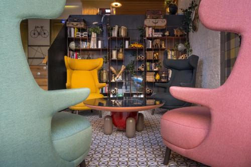 Costillares Hotel | Elegant Hotel Mirador de Chamartín with Pool & Dining