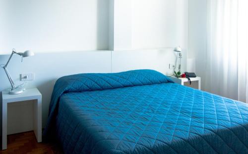 Oristano Hotel | Discover Hotel Mistral: Pet-Friendly Retreat with Hot Tub