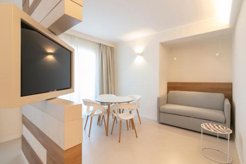 Termoli Hotel | Relax at Hotel Mistral with Private Beach & Ocean View