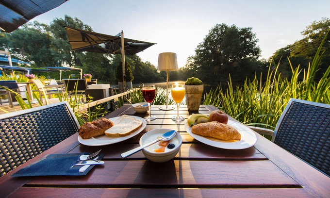 Utrecht Hotel | Relaxing Retreat at Hotel Mitland: 4-Star Comfort Awaits