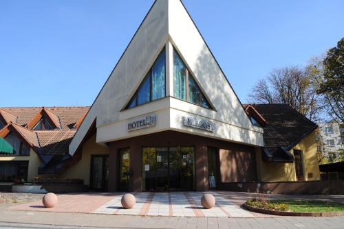Lipany Hotel | Family-Friendly Hotel Mladosť with Great Dining Options