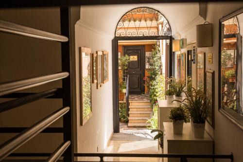 Rione III Colonna Hotel | Discover Hotel Modigliani: Family-Friendly and Accessible Stays