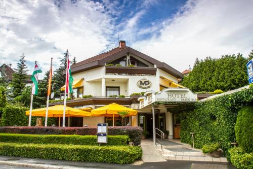 Szechenyihegy Hotel | Elevate Your Stay at Hotel Molnár with Ocean Views