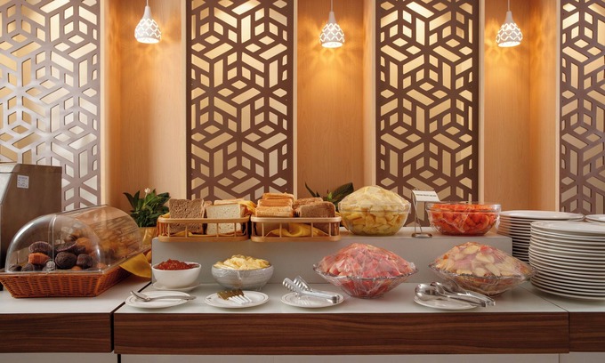 Kathmandu Hotel | Discover Hotel Monalisa: Family-Friendly with Pool & Dining