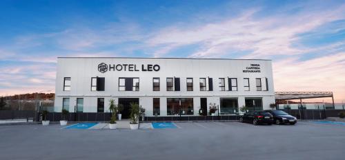 Monesterio Hotel | Hotel Leo: Top-Rated for Family Fun and Dining