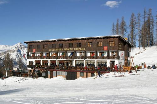 Sauze d'Oulx Hotel | Pet-Friendly Escape at Hotel Monte Triplex with Breakfast