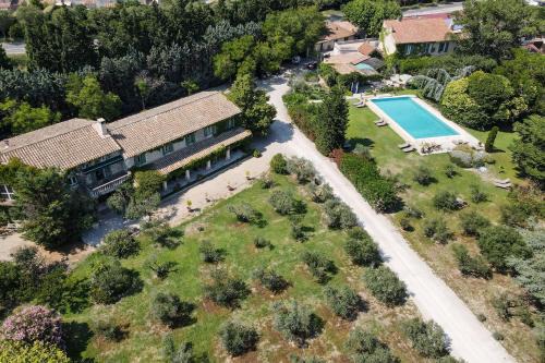 Graveson Hotel | Relax at Hotel Moulin d'Aure with Oceanfront Views