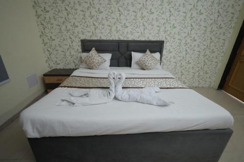 Mathura Hotel | Budget-Friendly Hotel Mukund Dham Near Mathura Station