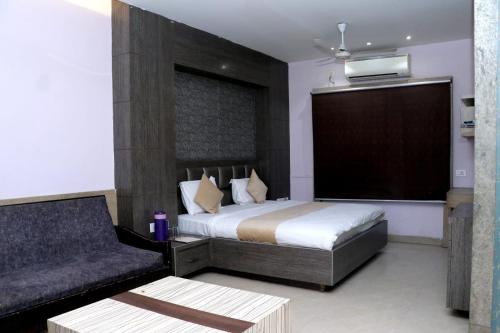 Mathura Hotel | Hotel Mukund palace, Mathura