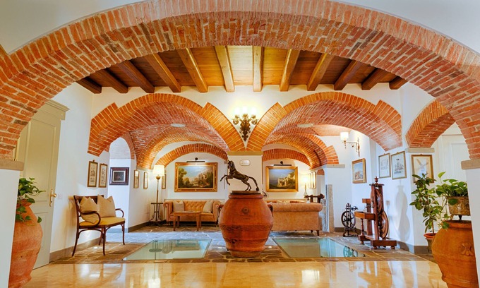 Florence Hotel | Indulge at Hotel Mulino di Firenze with Pool & Spa Access