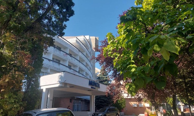 Baile Felix Hotel | Family-Friendly Hotel Muncel Băile Felix with Pool Access